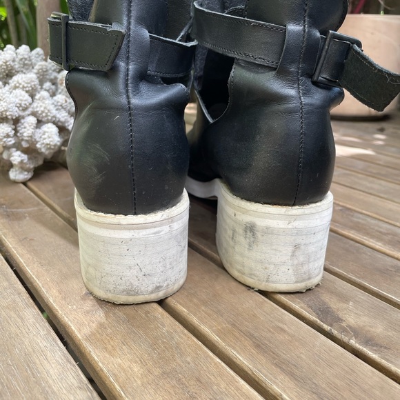 Topshop Leather laceup cut out booties - Picture 6 of 6